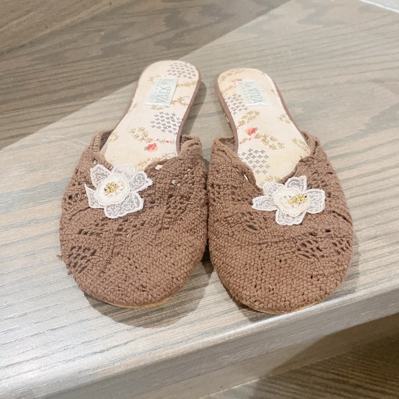 Brown Knit slippers - Picture 1 of 5